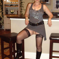 Pic #8 Lyn - Pantieless Girls, Blonde, High Heels Amateurs, Lingerie, Mature, Shaved, Amateur, Stockings Pics