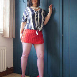 Pic #1 Little Red Skirt - Big Tits, Brunette, Mature, Amateur