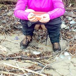 Pic #1 Pissing - Mature, Outdoors, Amateur