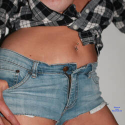 Pic #2 Short Shorts - Big Tits, Mature, Amateur, Cameltoe Photos