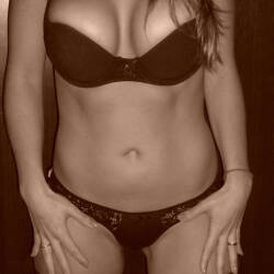Pic #1 Hola! Soy Nicole! - Nude Girls, Big Tits, Amateur, Firm Ass