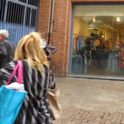 Pic #2 Labouisse31 In The Store Window - Pantieless Girls, Big Tits, Public Exhibitionist, Flashing, Public Place, Amateur