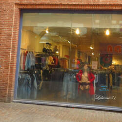 Pic #3 Labouisse31 In The Store Window - Pantieless Girls, Big Tits, Public Exhibitionist, Flashing, Public Place, Amateur