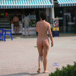 Pic #5 The View From Behind Outdoors - Nude Girls, Brunette, Outdoors, Amateur, Public Exhibitionist