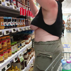 Pic #4 Petits Moments Voles En Courses - Big Tits, Public Exhibitionist, Flashing, Public Place, Amateur