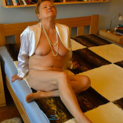 Pic #6 Nadia Poses In Front Of The Camera - Nude Amateurs, Big Tits, Mature, Amateur