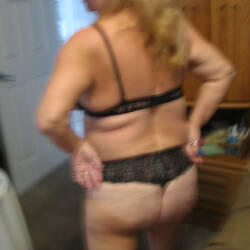 Pic #2 Feeling Good - Big Tits, Mature, Amateur