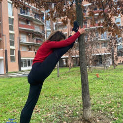 Pic #2 Italian Teen Rosa - Brunette, Outdoors, Amateur