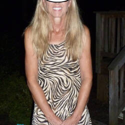 Pic #1 Having fun outside - Pantieless Girls, Mature, Outdoors, Bush Or Hairy, Amateur, Blonde