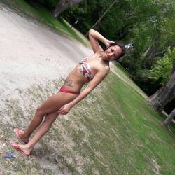 Pic #5 Mostrandose En La Playa - Beach, Brunette, Outdoors, Amateur