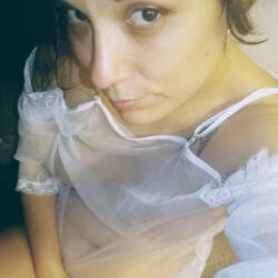 Pic #2 Amateur - Brunette, Mature, Amateur