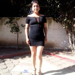 Pic #1 MI Esposa Puta - Big Tits, Brunette, Outdoors, Wife/wives, Dressed, Amateur