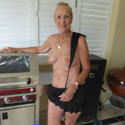 Pic #4 Bar B Que Choice - Nude Amateurs, Big Tits, Mature, Amateur