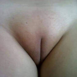 Pic #5 Varias Amigas - Brunette, Shaved, Amateur
