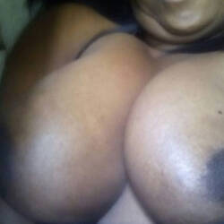 Pic #7 La Tetona De La Negra 1 - Big Tits, Brunette, Ebony, Mature, Amateur