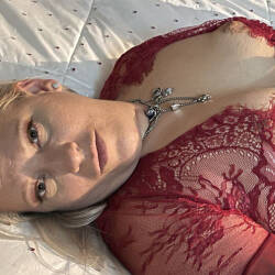 Pic #6 Red And Wet - Lingerie, Amateur