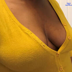 Pic #1 Bare Minimum - Big Tits, Mature, Amateur