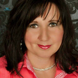Pic #1 Marion - Brunette, Mature, Dressed, Amateur