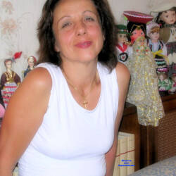 Pic #1 Daniela - Nude Amateurs, Brunette, Mature, Bush Or Hairy, Amateur, Medium Tits