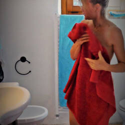 Pic #5 Bathroom Voyeur - Nude Girls, Amateur