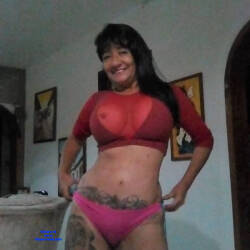 Pic #3 La Tetona 9 - Topless Amateurs, Big Tits, Brunette, Lingerie, Mature, Amateur