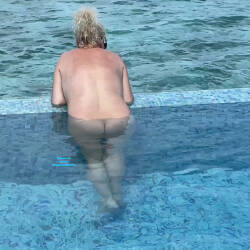 Pic #6 In the Pool - Nude Girls, Beach, Big Tits, Blonde, Outdoors, Amateur
