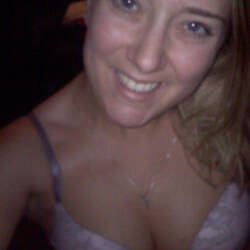 Pic #7 Sending Me Risque Photos - Nude Girls, Amateur, Medium Tits