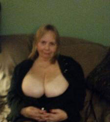 Pic #2 Hot Senior - Big Tits, Mature, Amateur