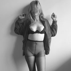 Pic #3 My Hot Wife - Nude Wives, Lingerie, Amateur, Shaved
