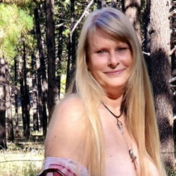 Sweet Laurie Smith - Blowjob, Close-Ups, Medium Tits, Nude Amateurs, Round Ass, Shaved