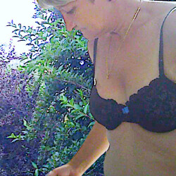 Pic #2 Mature women - Hanging Tits, Medium Tits, Natural Tits, Outdoors, Tits In Bras