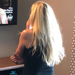 Exposed at BW3 - Pantieless Wives, Big Ass, Blonde, Flashing, Public Place, Wife/Wives, Pussy, Upskirt Pussy, No Panties On, legs spread wide open