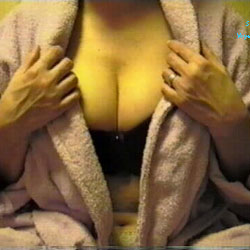 showing her tits - Amateur, Big Tits, Flashing, Flashing Tits, Mature, Mature Ass, MILF, Natural Tits