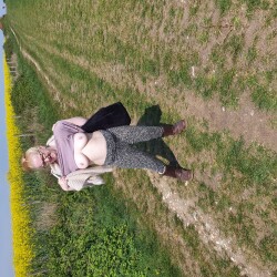 My medium tits - Jolie