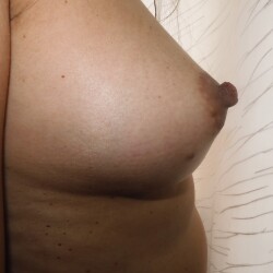 Medium tits of my wife - Elize