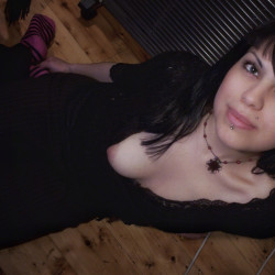 Medium tits of my girlfriend - Abi98