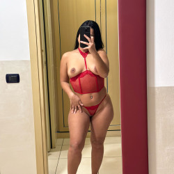 Medium tits of my girlfriend - Camilla