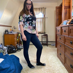 Housewife Posing Pt. 2
