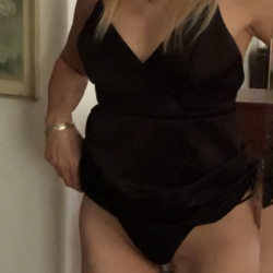 KarissaLegs BARE LEGS HEELS