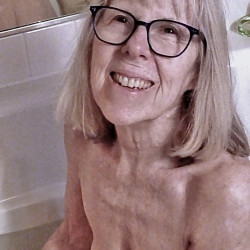 Pic #5 M goes topless