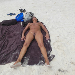 luvs been naked on beach