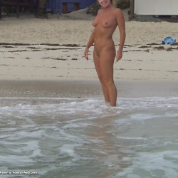Pic #6 Girlfriend on beach