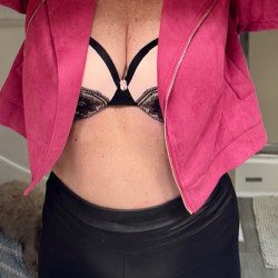 Pic #6 Horny and Home