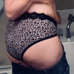 Pic #9 Horny and Home