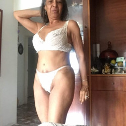 Pic #2 La secretaria 6