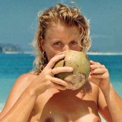 Medium tits of my wife - bellafiga