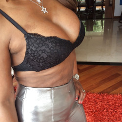 Pic #3 Sexy Ebony Milf
