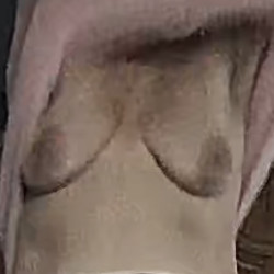 Large tits of my room mate - Deedee
