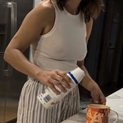 Medium tits of my wife - Bama33