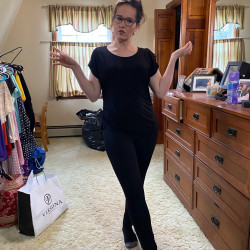 Pic #1 Housewife Posing